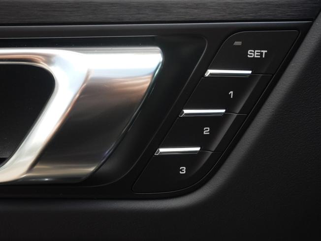 PORSCHE Macan Photo 41
