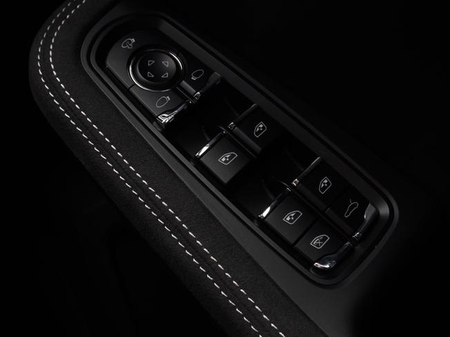 PORSCHE Macan Photo 42