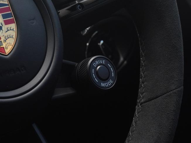 PORSCHE Macan Photo 44