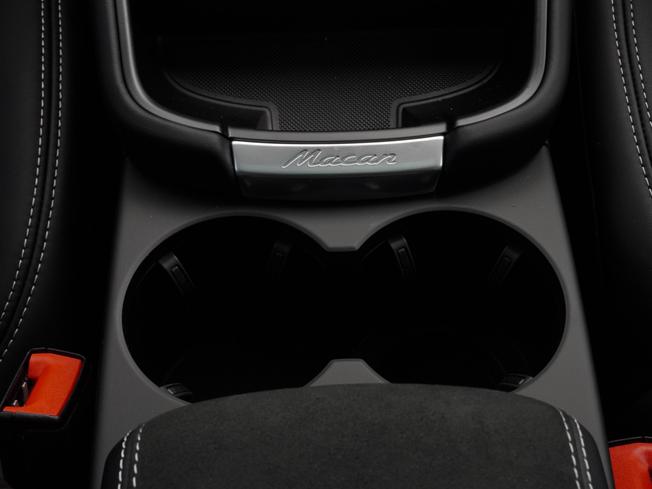 PORSCHE Macan Photo 47