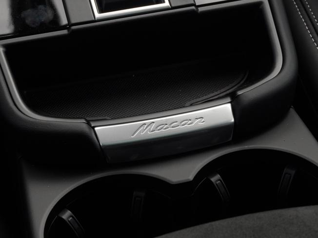 PORSCHE Macan Photo 48
