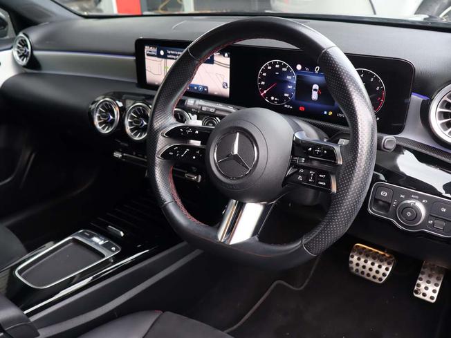 MERCEDES-BENZ A Class Photo 16