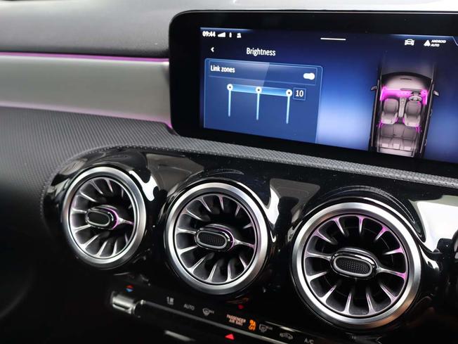 MERCEDES-BENZ A Class Photo 36