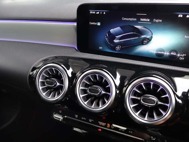 MERCEDES-BENZ A Class Photo 38