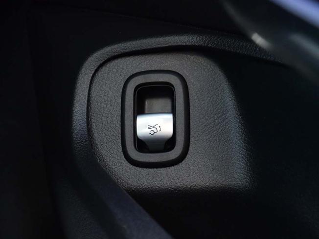 MERCEDES-BENZ Cle Photo 18