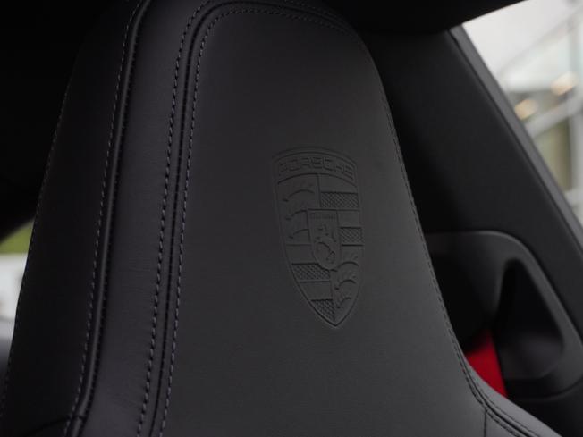 PORSCHE 911 Photo 13