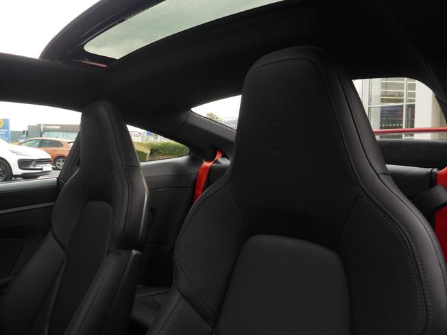 PORSCHE 911 Photo 15
