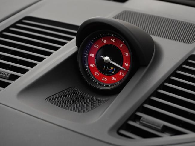 PORSCHE 911 Photo 18