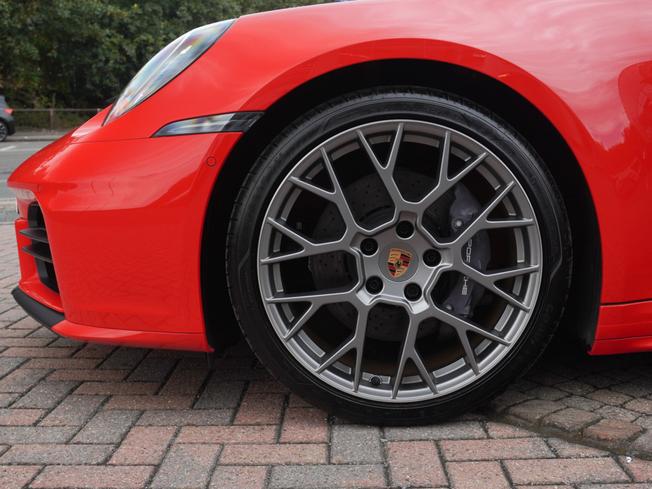 PORSCHE 911 Photo 4