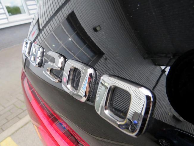 MERCEDES-BENZ GLB Photo 19