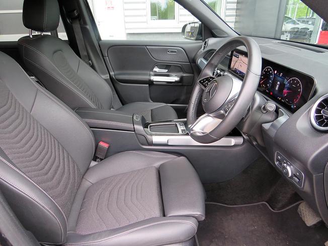 MERCEDES-BENZ GLB Photo 25