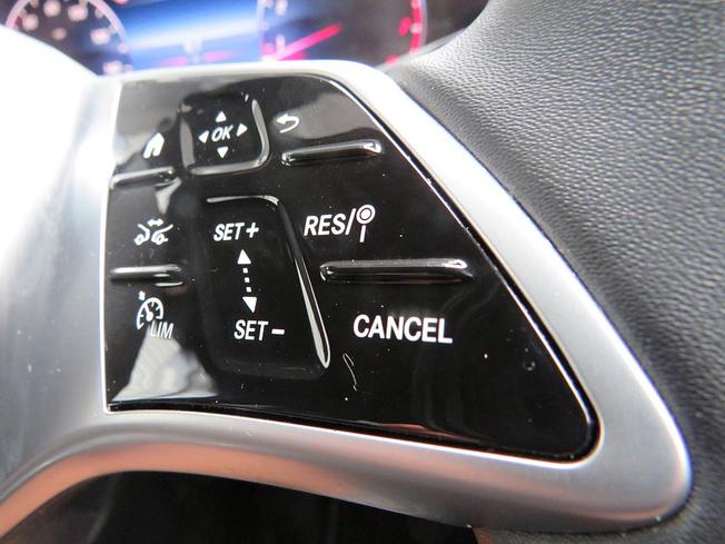 MERCEDES-BENZ GLB Photo 29