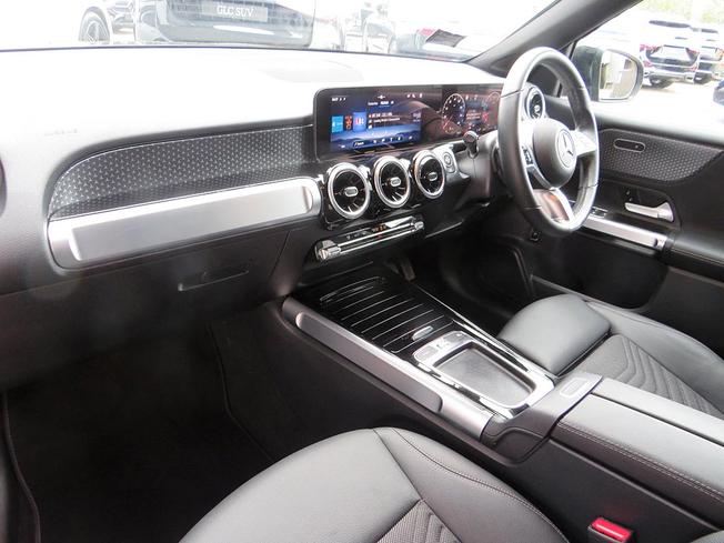 MERCEDES-BENZ GLB Photo 3