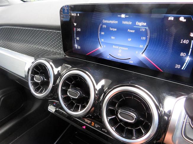 MERCEDES-BENZ GLB Photo 38