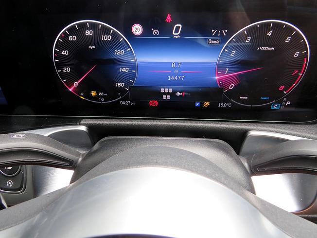 MERCEDES-BENZ GLB Photo 4