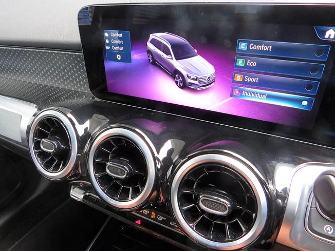 MERCEDES-BENZ GLB Photo 45