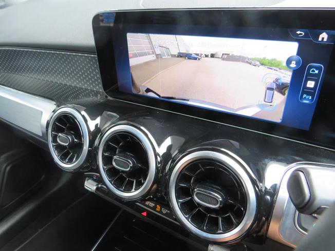 MERCEDES-BENZ GLB Photo 47