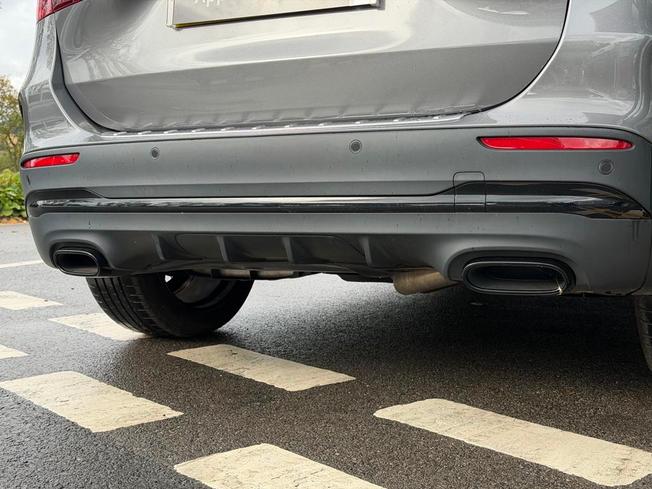MERCEDES-BENZ GLA Photo 18