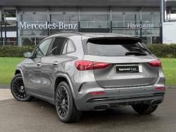 MERCEDES-BENZ GLA Photo 2