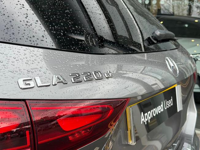 MERCEDES-BENZ GLA Photo 20