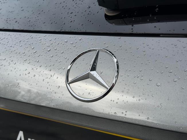 MERCEDES-BENZ GLA Photo 21