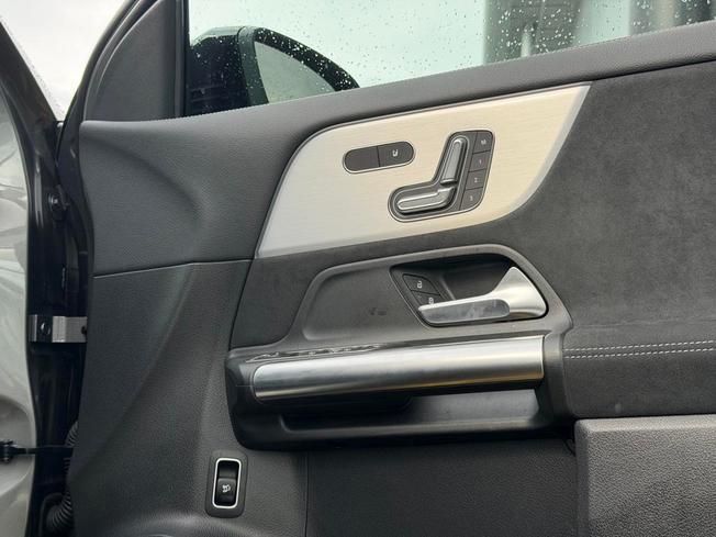 MERCEDES-BENZ GLA Photo 22