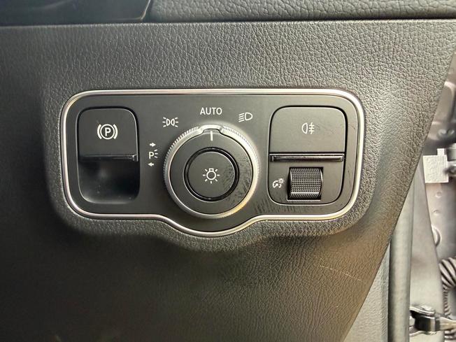 MERCEDES-BENZ GLA Photo 26