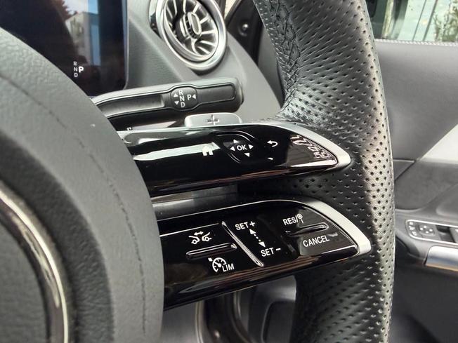 MERCEDES-BENZ GLA Photo 28