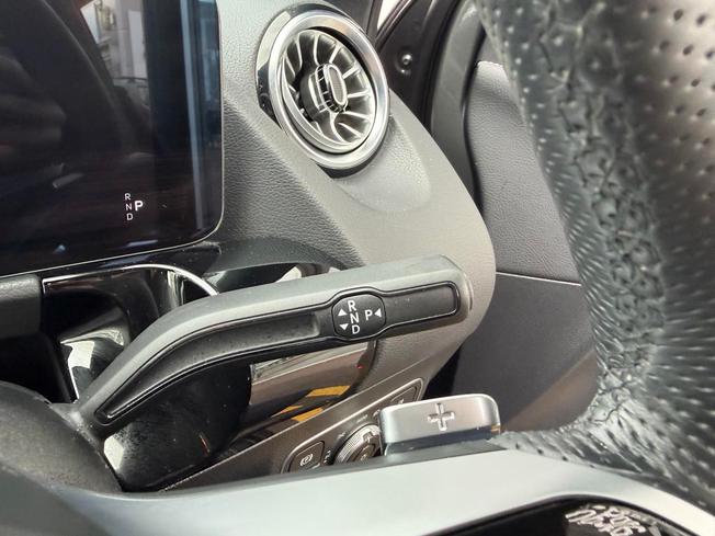 MERCEDES-BENZ GLA Photo 29