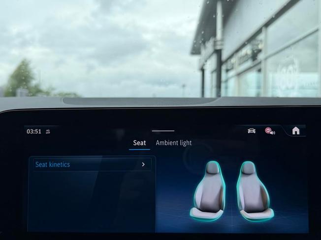 MERCEDES-BENZ GLA Photo 36
