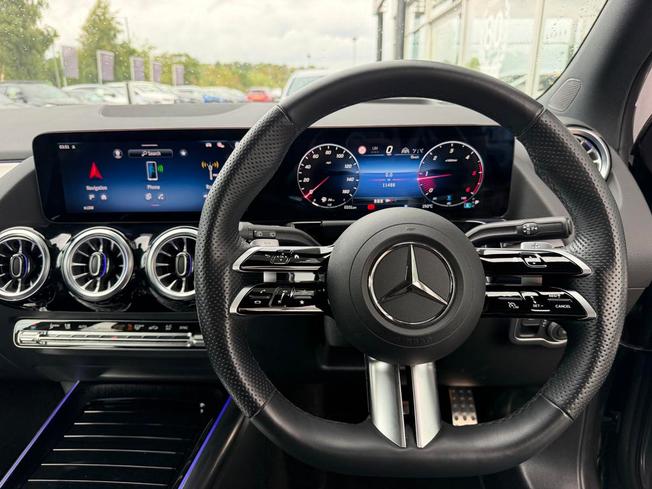 MERCEDES-BENZ GLA Photo 4