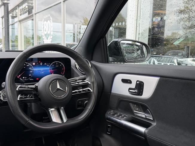 MERCEDES-BENZ GLA Photo 43