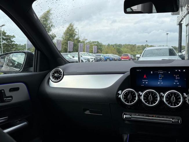 MERCEDES-BENZ GLA Photo 44