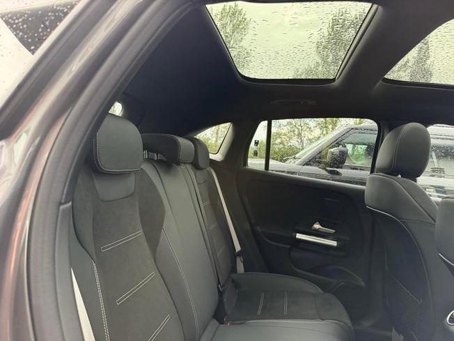 MERCEDES-BENZ GLA Photo 8