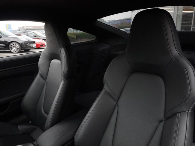 PORSCHE 911 Photo 10