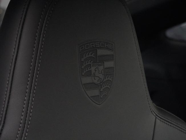 PORSCHE 911 Photo 12