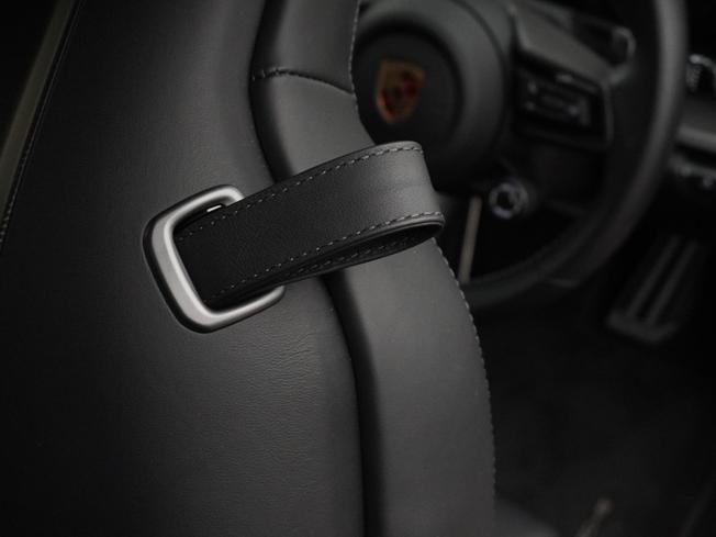 PORSCHE 911 Photo 21