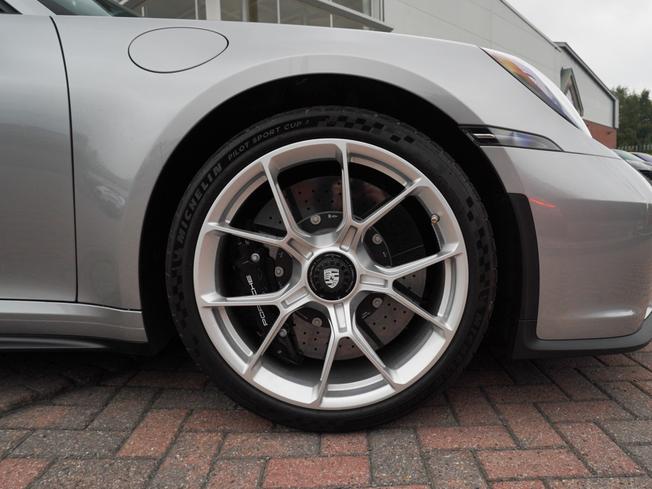 PORSCHE 911 Photo 4