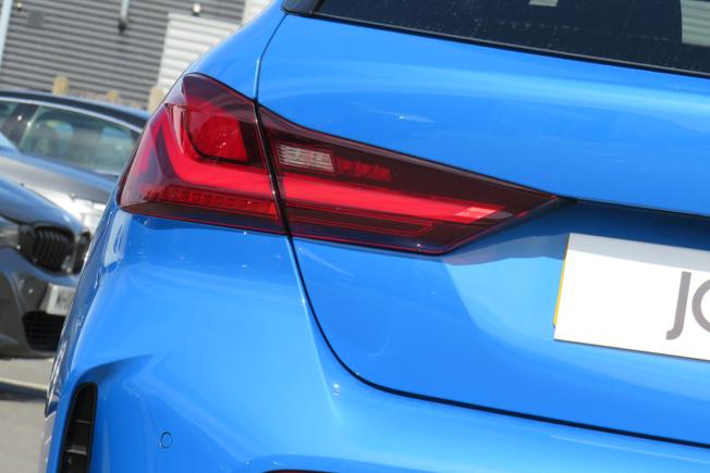 BMW 1 Series Photo 12