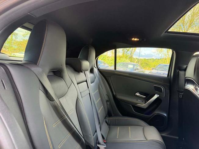 MERCEDES-BENZ A Class Photo 8