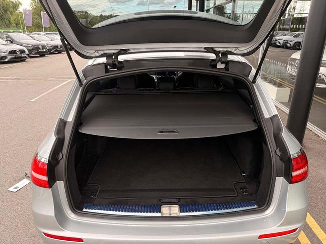 MERCEDES-BENZ E Class Photo 10