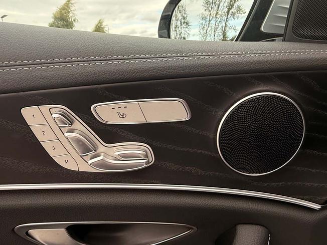 MERCEDES-BENZ E Class Photo 21