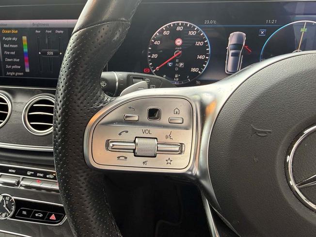 MERCEDES-BENZ E Class Photo 26