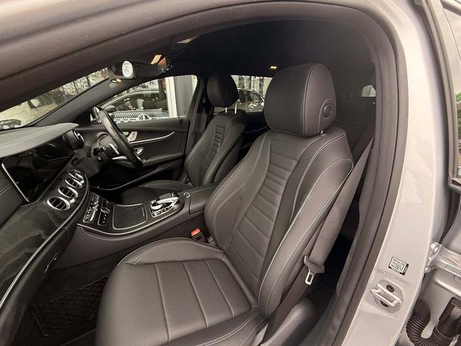 MERCEDES-BENZ E Class Photo 3