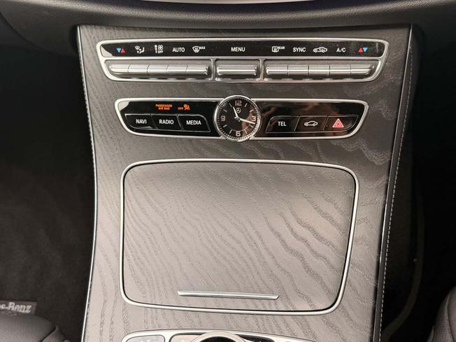 MERCEDES-BENZ E Class Photo 31