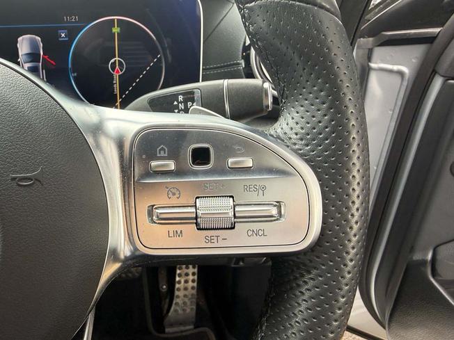 MERCEDES-BENZ E Class Photo 32