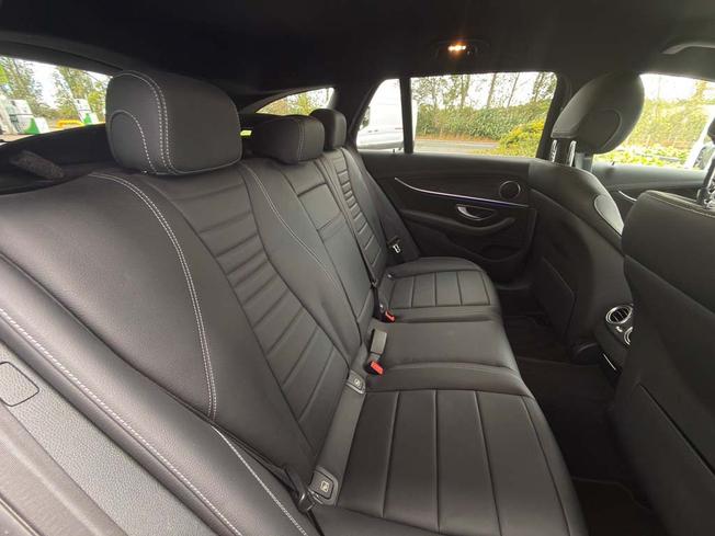 MERCEDES-BENZ E Class Photo 40