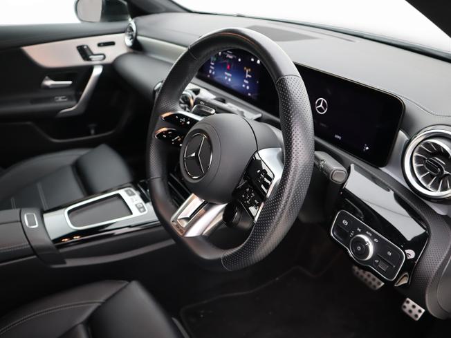 MERCEDES-BENZ CLA Class Photo 12