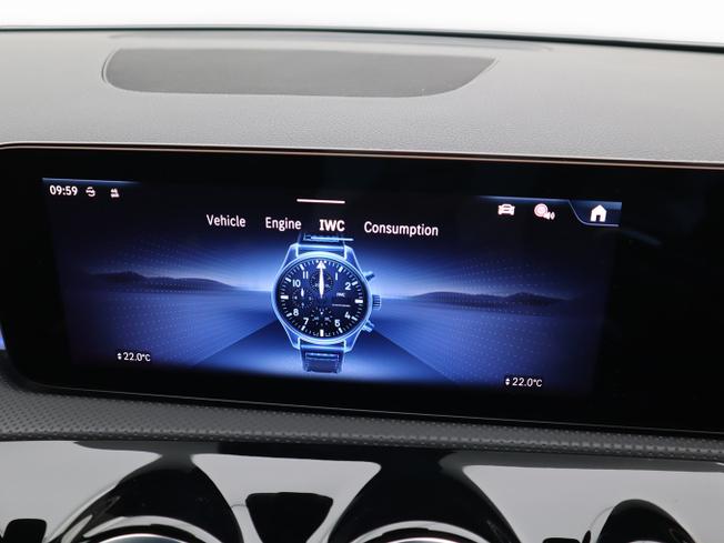 MERCEDES-BENZ CLA Class Photo 38