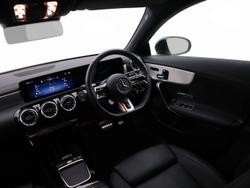 MERCEDES-BENZ CLA Class Photo 5